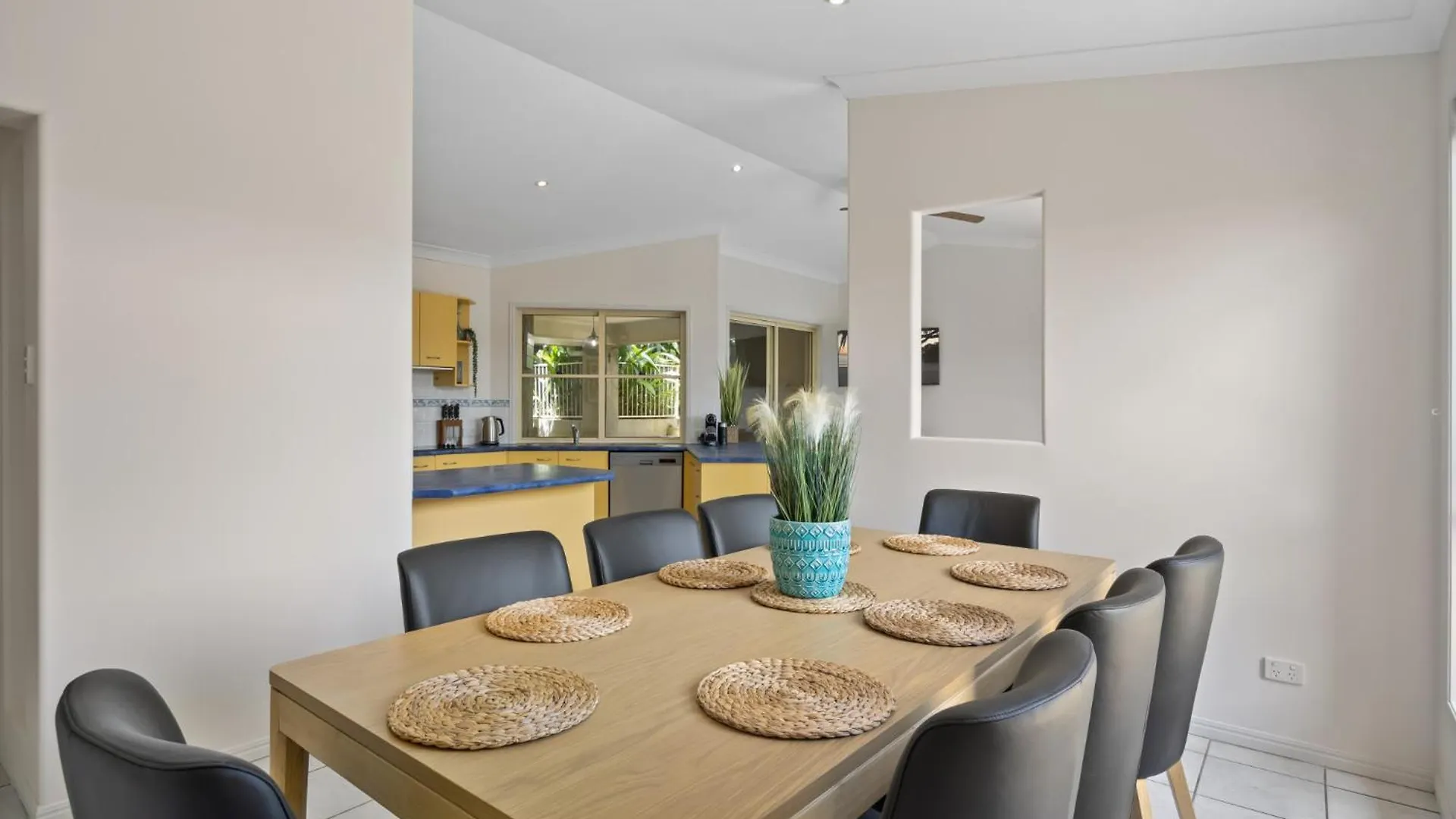 Spacious 4-Bed Family Home With Private Pool & Bbq Coolum Beach 0*,  Australia
