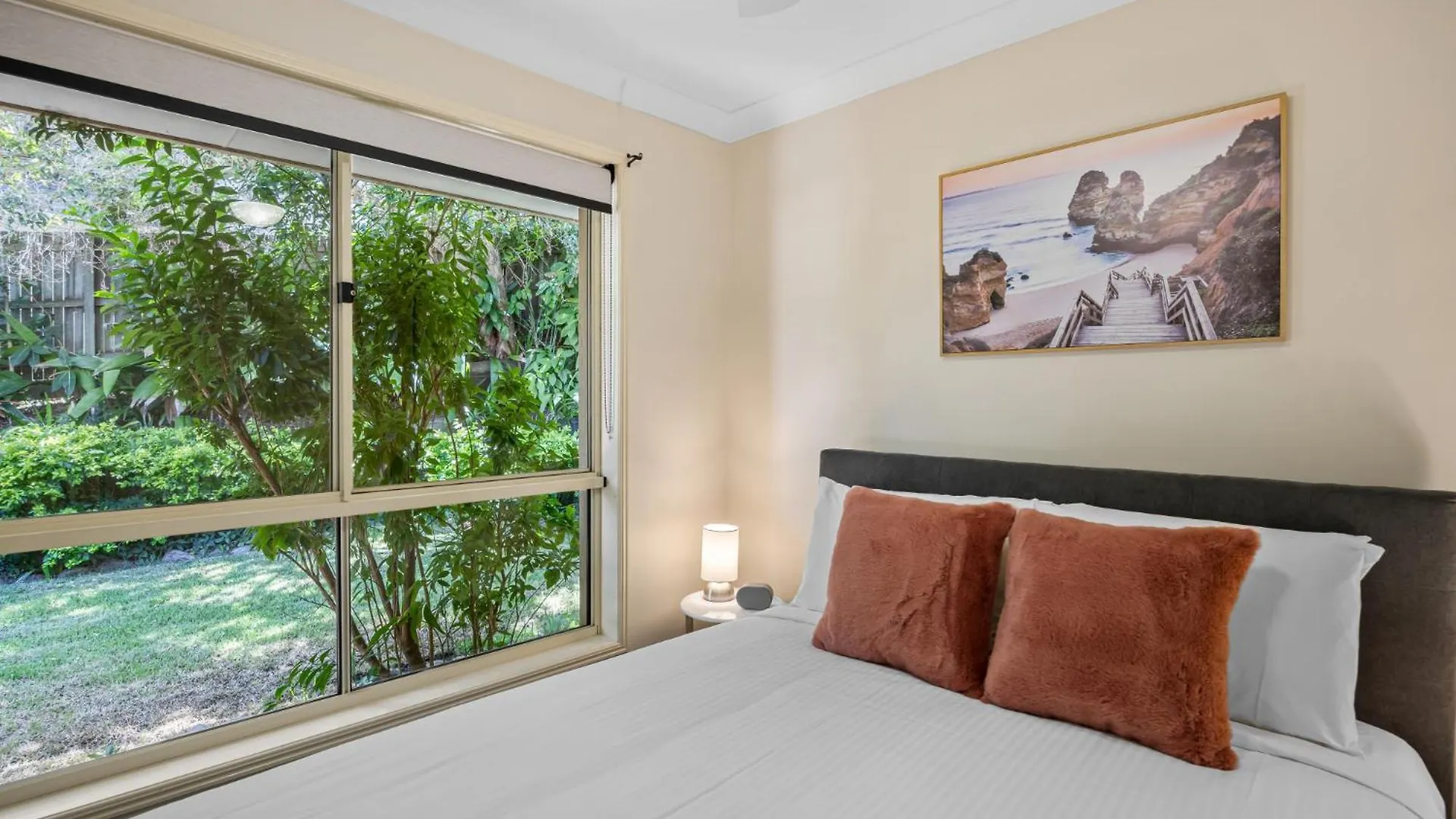 Dom wakacyjny Spacious 4-Bed Family Home With Private Pool & Bbq Coolum Beach