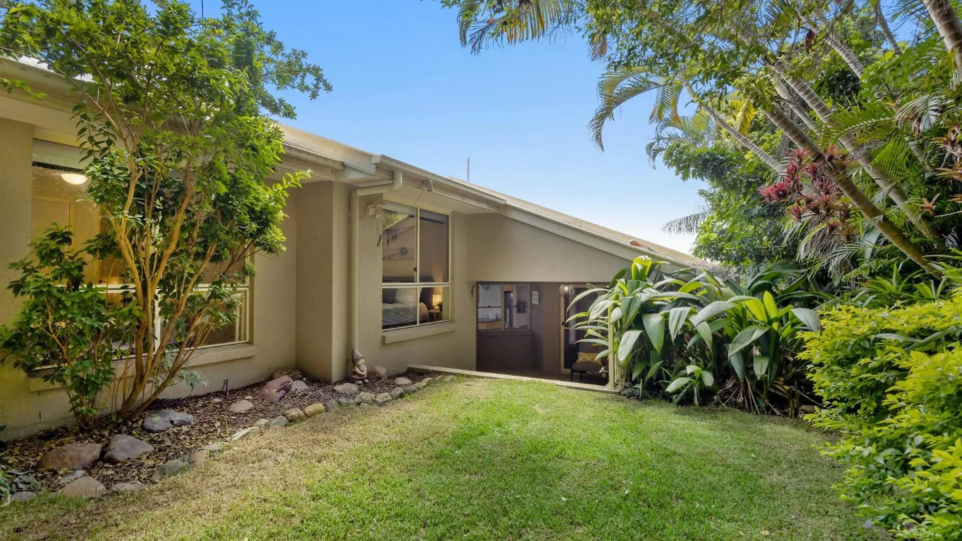 Dom wakacyjny Spacious 4-Bed Family Home With Private Pool & Bbq Coolum Beach