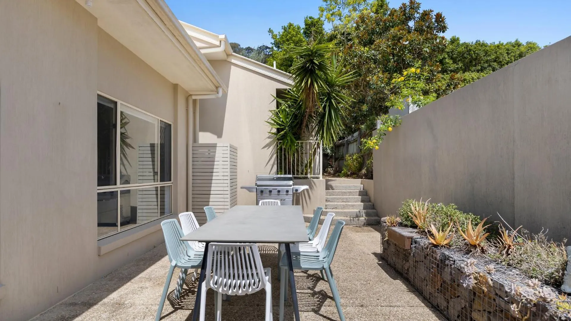 Spacious 4-Bed Family Home With Private Pool & Bbq Coolum Beach 0*,
